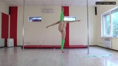 Kinky Dora Tornaszkova hot naked gymnastics Thumb