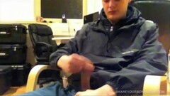 Jerking stud Tyler Bolt Beats Off on Webcam Thumb