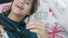 Desvisto a mi timida hermanastra para chuparle sus grandes pechos y echarle&nbsp_mi&nbsp_leche&nbsp_ah&iacute_. H.L. Thumb