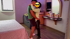 Por los gemidos de Gio, Omar est&aacute_ lamiendo y tocando los lugares correctos. Se acuesta, abre las piernas y Omar va directo al agujero de Gio. Gio se sube encima de Omar y se sienta sobre su polla Thumb