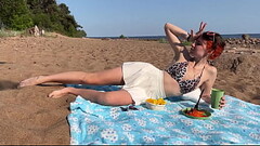 Sun and Sex: Couple'_s Quickie on Public Beach Sends Shockwaves Thumb