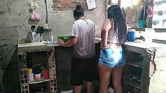 voy en busca de la vecina para que me le haga mantenimiento a las tuber&iacute_as, y termina haci&eacute_ndole mantenimiento a mi co&ntilde_o Thumb