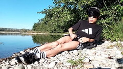 Jon Arteen wanks outdoor on a pebbles beach, the sexy twink wearing short shorts cums on his thigh, and cumplay Thumb