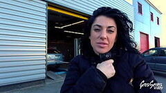 Sabrina veut une bite dans le cul et l'_autre dans la chatte Thumb