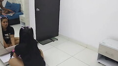 MI PADRASTRO ME ENSE&Ntilde_A A JUGAR COMO LO HACE TODAS LAS NOCHES MIENTRAS YO ESCUCHO Y ME PRODUCE UN DELICIOSO ORGASMO-1 parte- Thumb