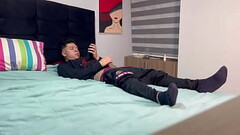 Mientras me masturbaba ella me la chupa Thumb