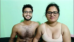 सीनियर स्टूडेंट ने अपने कॉलेज की जूनियर गर्लफ्रेंड की चुदाई की फ्लैट में बुलाकर Thumb