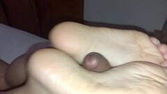 Mi novia me hase 2 segundo footjob Thumb
