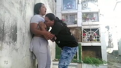 sin miedo a nada par de lesbianas disfrutan chuparse los co&ntilde_os y chuparse el culo en el cementerio mientras pasan las personas Thumb