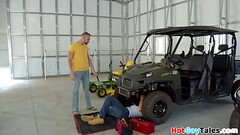 Dickblowing stud barebacked by mechanic until shooting cum Thumb