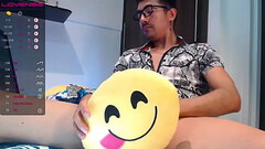 A shy young man masturbates placing a pillow in front of him so they can'_t see his huge cock, he doesn'_t realize that his big bright pink head of penis is reaching up to look beautiful. Thumb