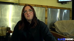 Lily, 19 ans et coquine, se d&eacute_vergonde pour une bonne baise Thumb