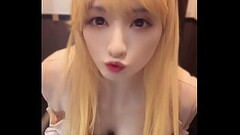 【個撮】金髪ロングの美女男の娘がオナニーする動画 Thumb