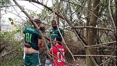 Roludos transando gostoso em cena de sexo gay com tes&atilde_o , machos  bem roludos fodendo bem gostoso no meio dos matos Thumb