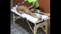 Sess&atilde_o de Massagem com o MASSAGISTA RIO DE JANEIRO fez final feliz no lutador de MMA Allan Guerra Gomes completo no x v&iacute_deos red - parte 1 Thumb
