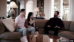 New fiance Anna de Ville did not pass the rich family gold digger test Thumb