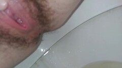 se mete su dedito para  el novio colegiala de vagina peluda Thumb