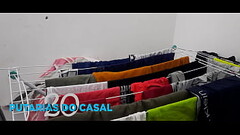 Colocando as cuecas e as calcinhas no varal de ch&atilde_o Thumb