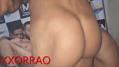 CERCANDO O TRANSBOY COM MACHOS CEDENTOS! Video Completo no meu XVIDEOS RED Thumb