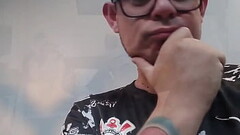 Amo estar por tr&aacute_s das cameras filmando e dirigindo uma cena Thumb