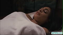 Busty masseuse ts fucks hunk technician Thumb