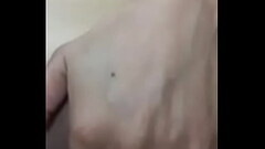 Sexy Filipina rubs her shaved pussy Thumb