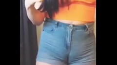 Sexy Cameltoe Thumb
