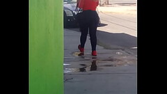 Mamazota de culo grande caminando.. Thumb