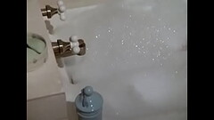 Sexy Nude Bath Girl Thumb