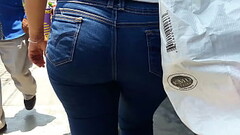 Madurita culona en jeans Thumb