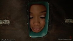 TS masseuse fucking hot ebony babe Thumb