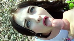 kurvige 18 jahre junge touristin in berlin aufgerissen und im park Thumb