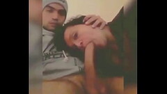 La Chica sabe como mamar una verga grande Thumb